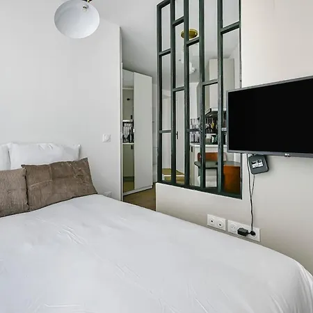 Light - Intimate Faubourg * Parigi